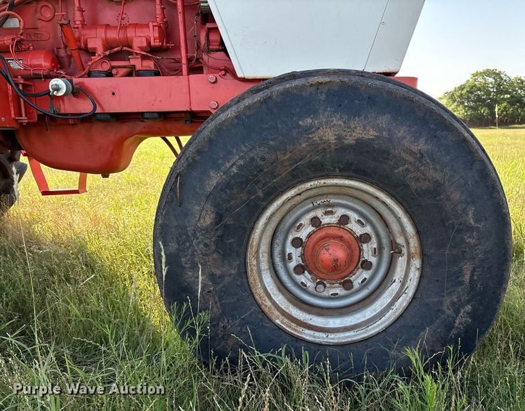 image for item EL2126 1982 Case 2390 tractor