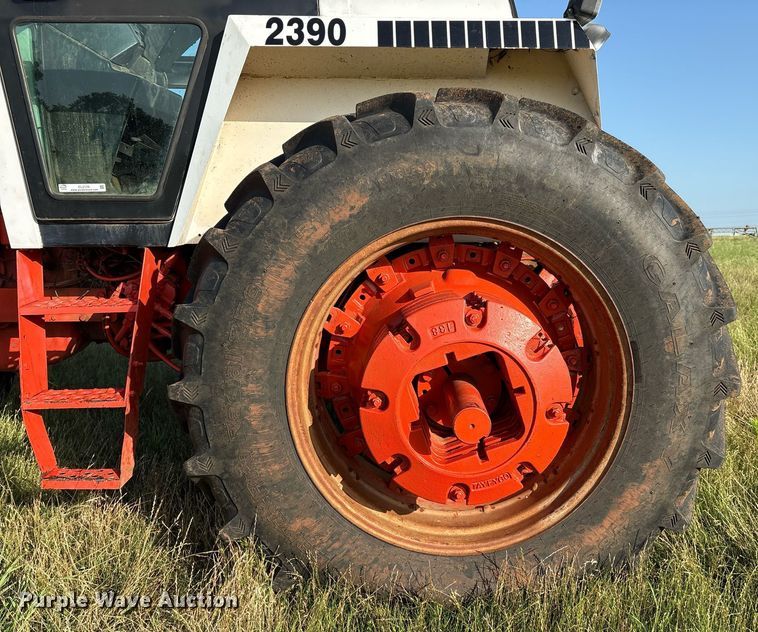 image for item EL2126 1982 Case 2390 tractor