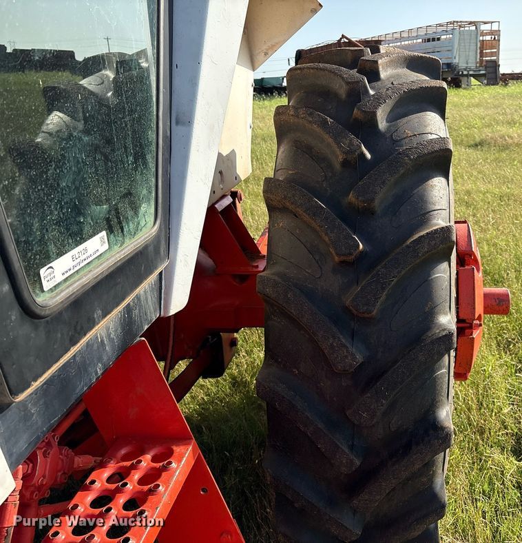 image for item EL2126 1982 Case 2390 tractor