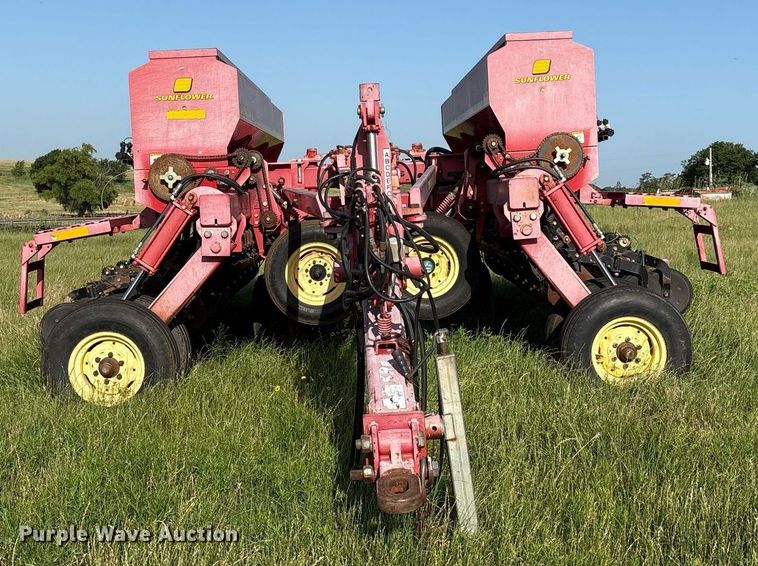 image for item EL2128 Sunflower 9421-25 grain drill