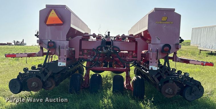 image for item EL2128 Sunflower 9421-25 grain drill