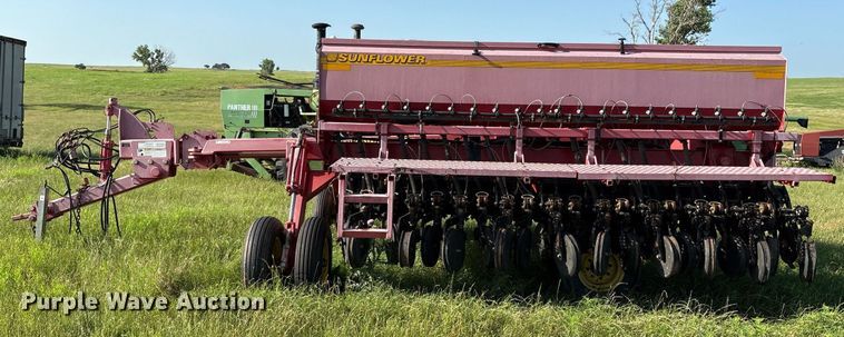 image for item EL2128 Sunflower 9421-25 grain drill