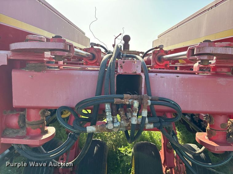 image for item EL2128 Sunflower 9421-25 grain drill