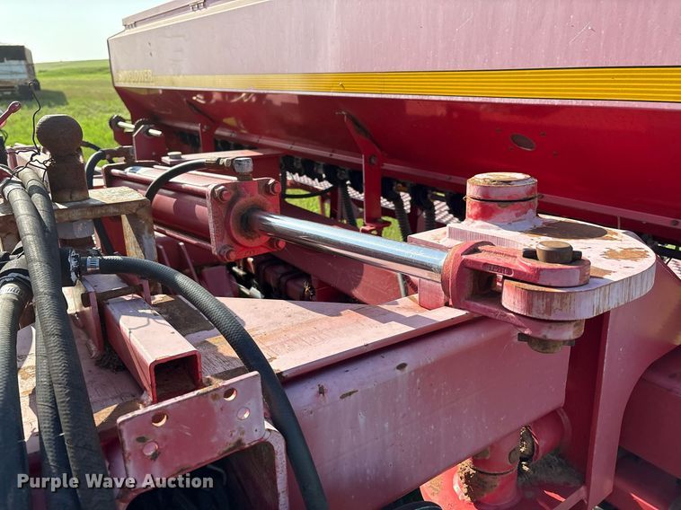 image for item EL2128 Sunflower 9421-25 grain drill