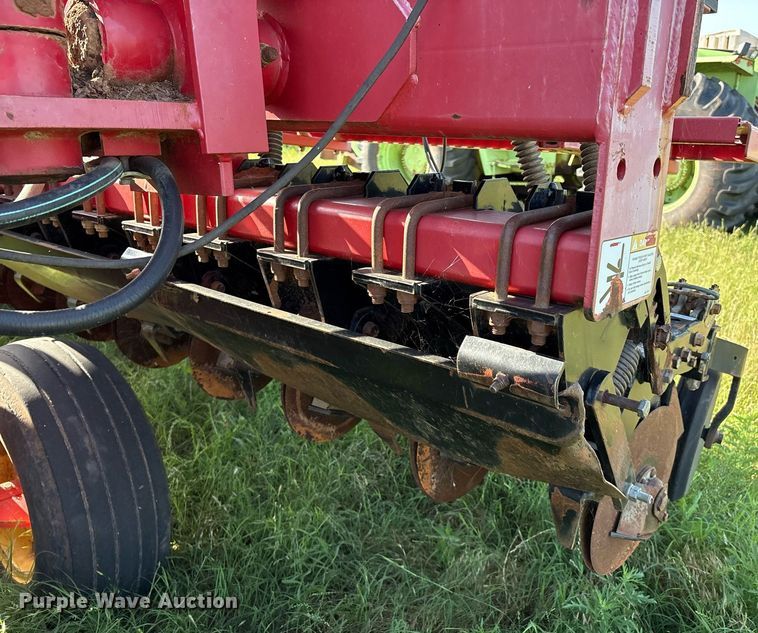 image for item EL2128 Sunflower 9421-25 grain drill