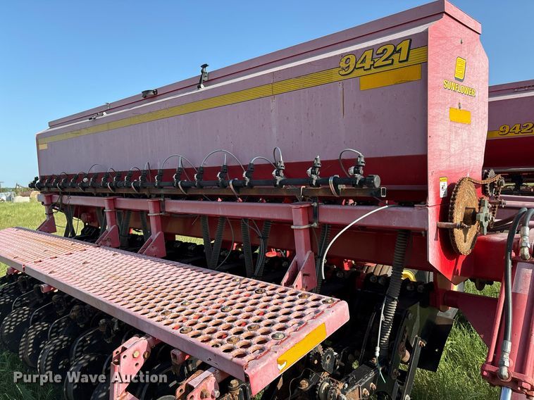 image for item EL2128 Sunflower 9421-25 grain drill