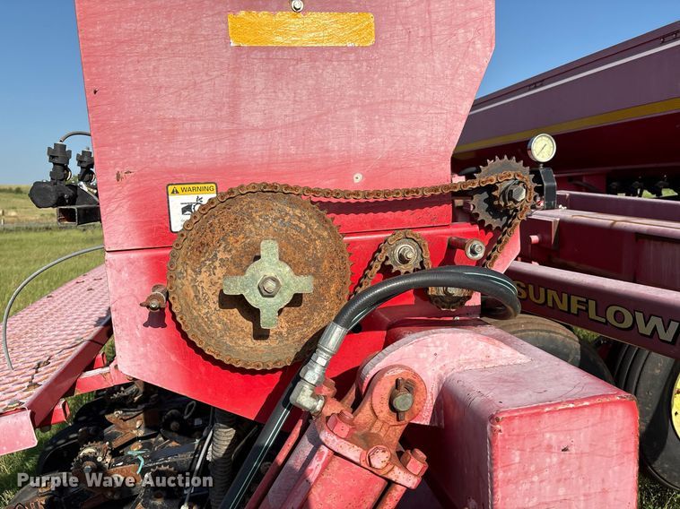 image for item EL2128 Sunflower 9421-25 grain drill