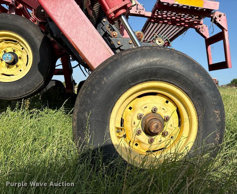 image for item EL2128 Sunflower 9421-25 grain drill