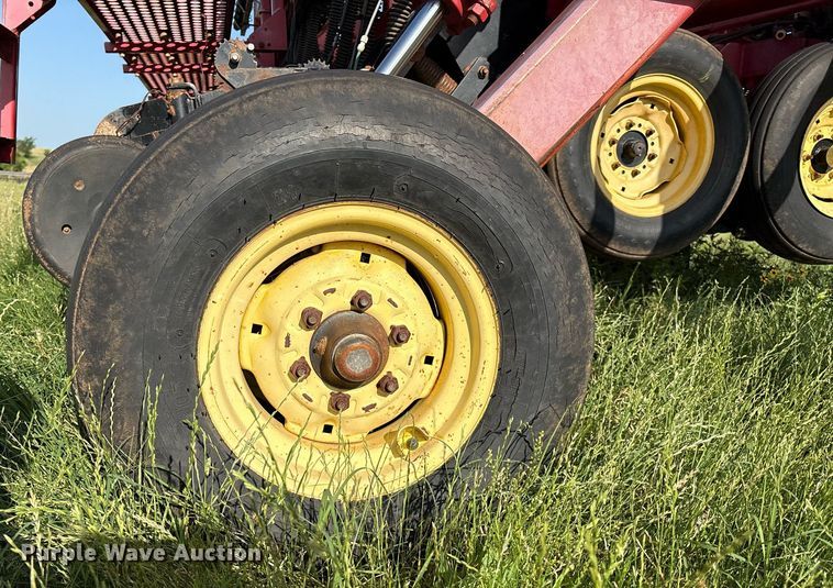 image for item EL2128 Sunflower 9421-25 grain drill