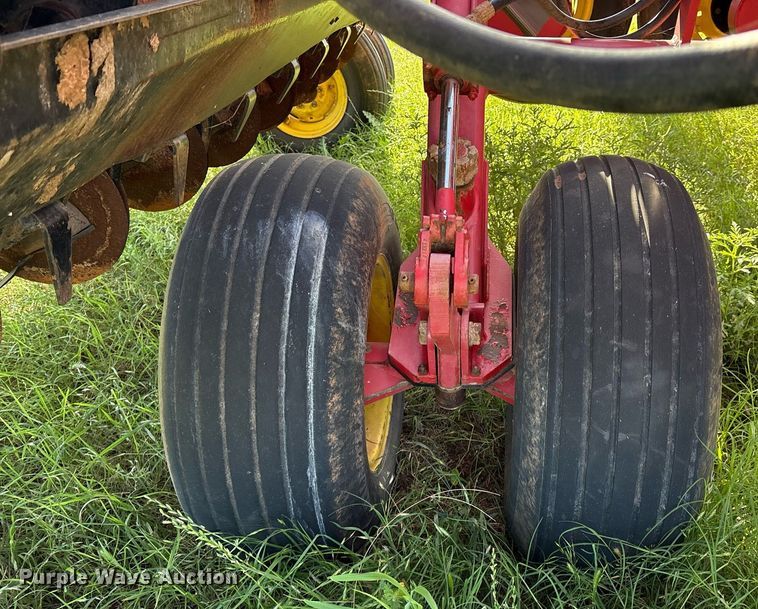 image for item EL2128 Sunflower 9421-25 grain drill