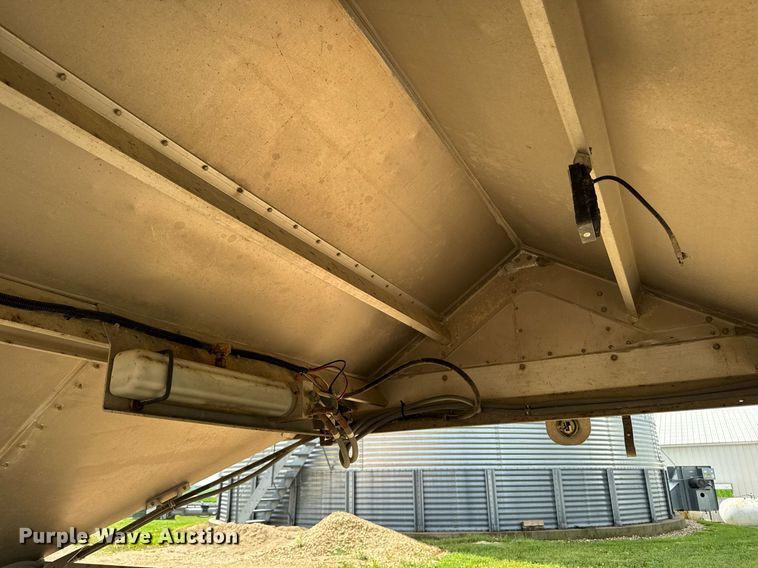 image for item EM2091 2016 Timpte Super Hopper grain trailer