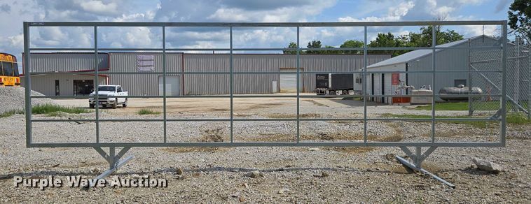 image for item EN3880 (10) galvanized livestock panels