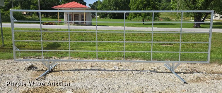 image for item EN3880 (10) galvanized livestock panels