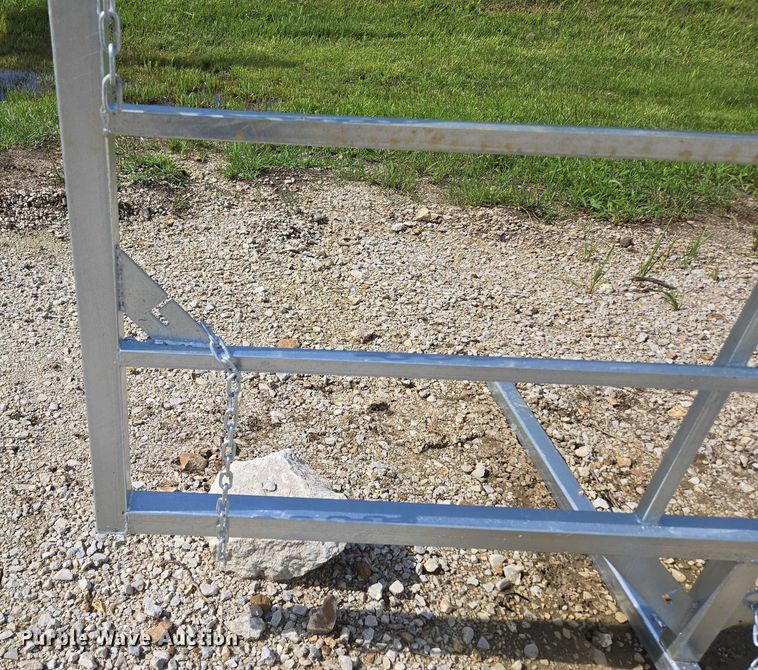 image for item EN3880 (10) galvanized livestock panels