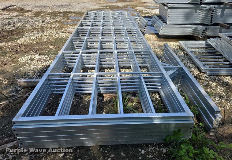image for item EN3880 (10) galvanized livestock panels