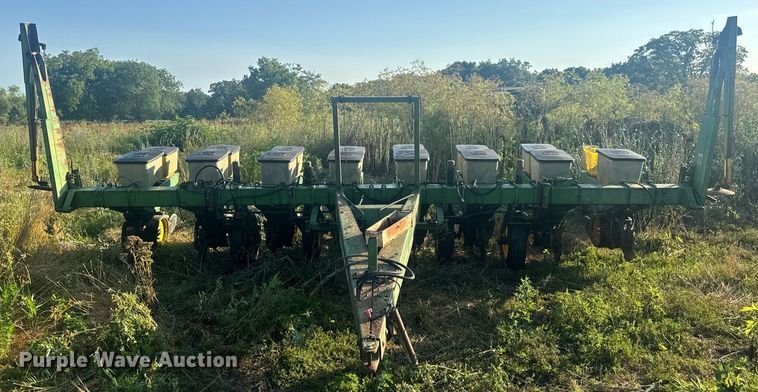 image for item EN4612 John Deere 7000 planter