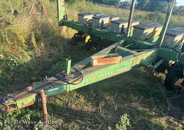 image for item EN4612 John Deere 7000 planter