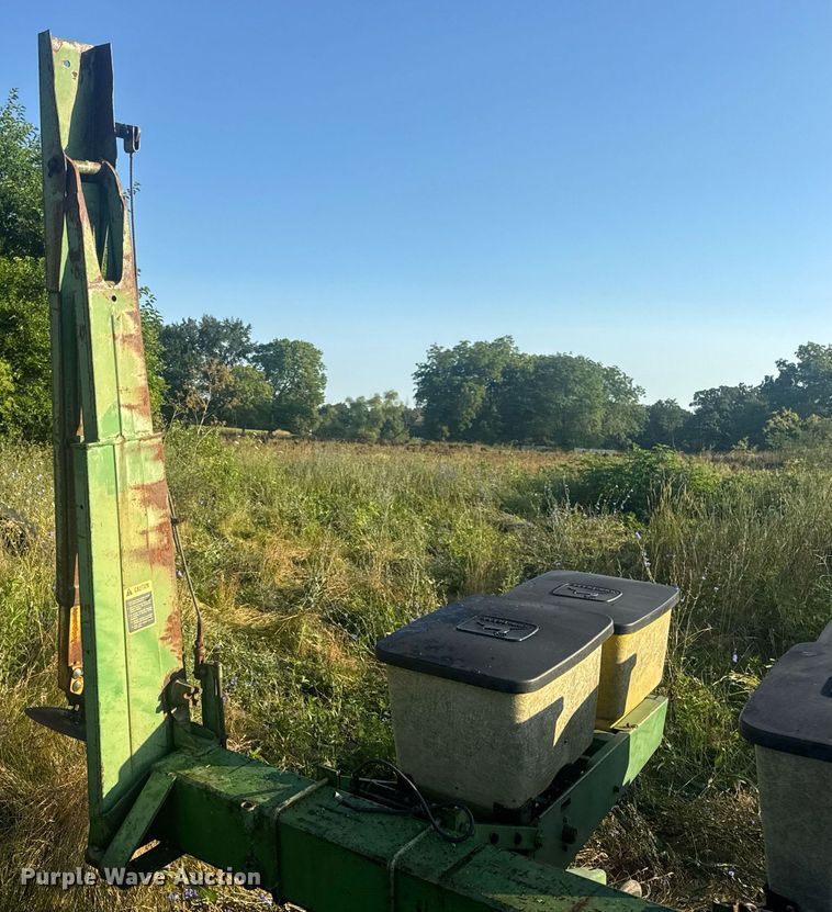 image for item EN4612 John Deere 7000 planter