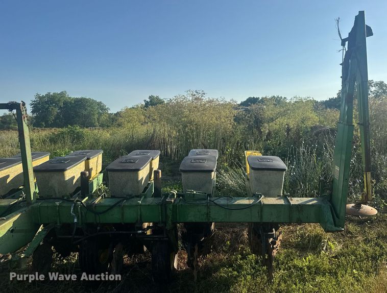 image for item EN4612 John Deere 7000 planter