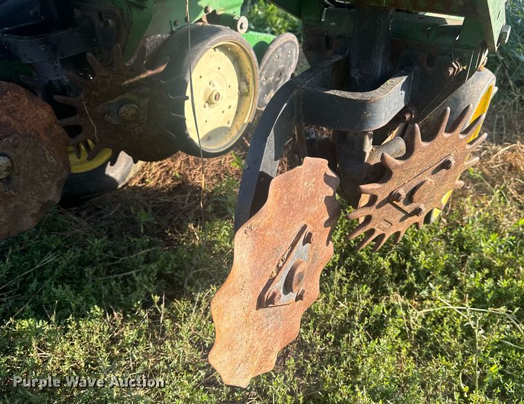 image for item EN4612 John Deere 7000 planter