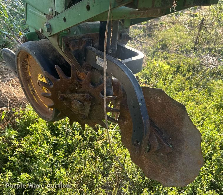 image for item EN4612 John Deere 7000 planter