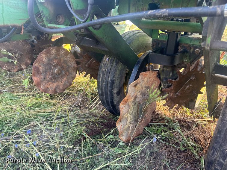 image for item EN4612 John Deere 7000 planter