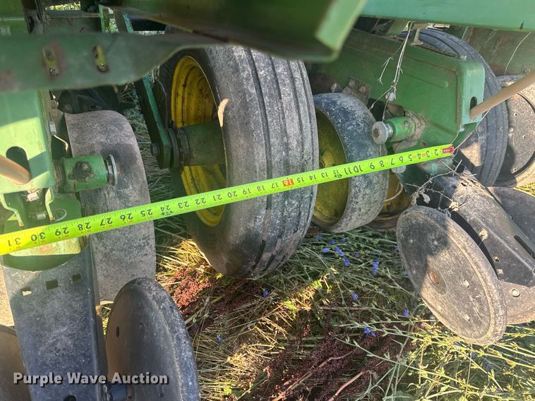 image for item EN4612 John Deere 7000 planter