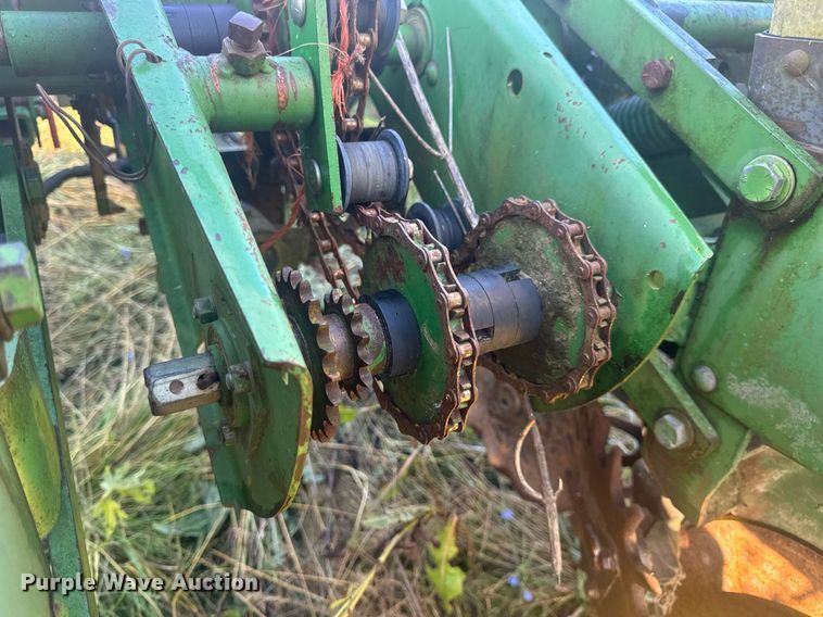 image for item EN4612 John Deere 7000 planter