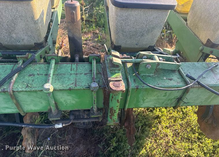image for item EN4612 John Deere 7000 planter