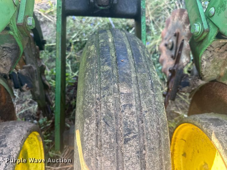 image for item EN4612 John Deere 7000 planter