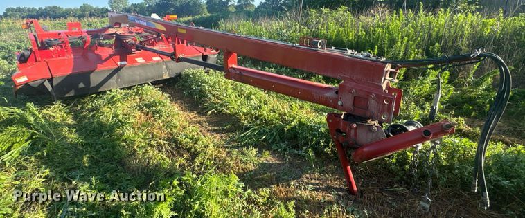 image for item EN4613 New Holland H7450/550 SWT swather / windrower