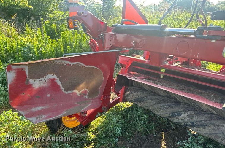 image for item EN4613 New Holland H7450/550 SWT swather / windrower