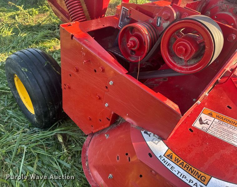 image for item EN4613 New Holland H7450/550 SWT swather / windrower