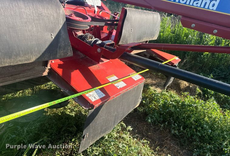 image for item EN4613 New Holland H7450/550 SWT swather / windrower