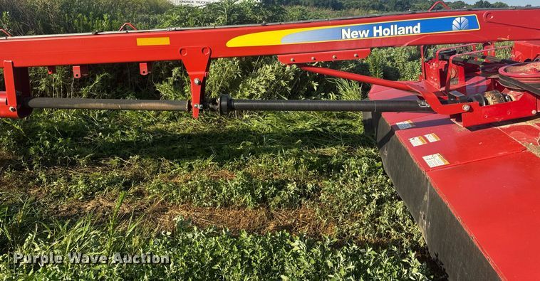 image for item EN4613 New Holland H7450/550 SWT swather / windrower