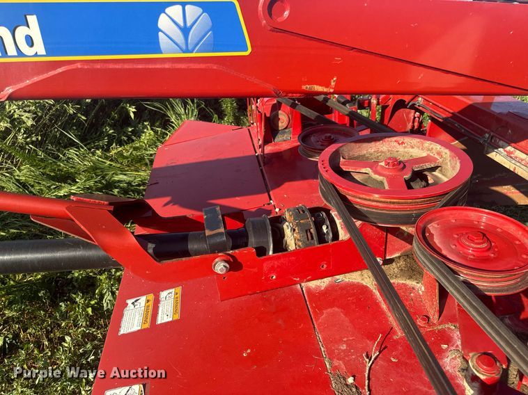 image for item EN4613 New Holland H7450/550 SWT swather / windrower