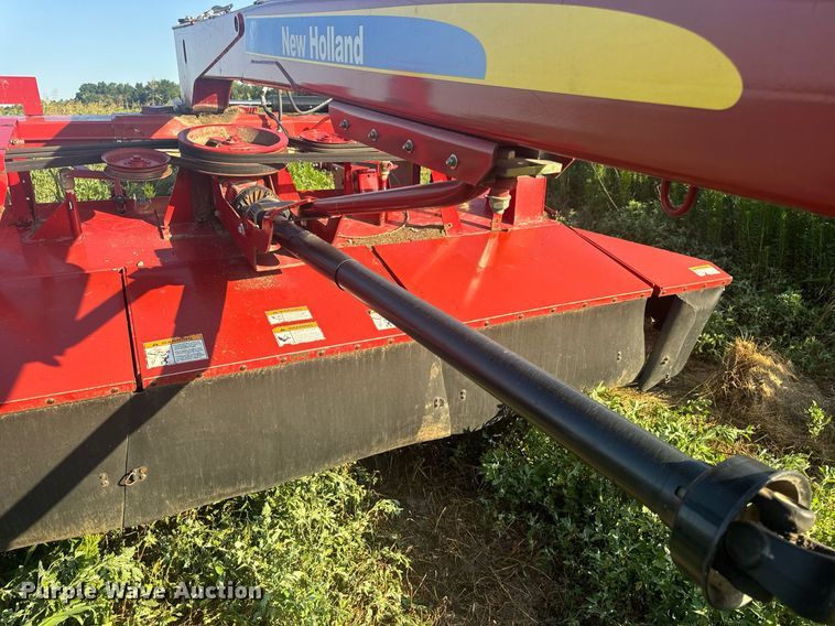 image for item EN4613 New Holland H7450/550 SWT swather / windrower