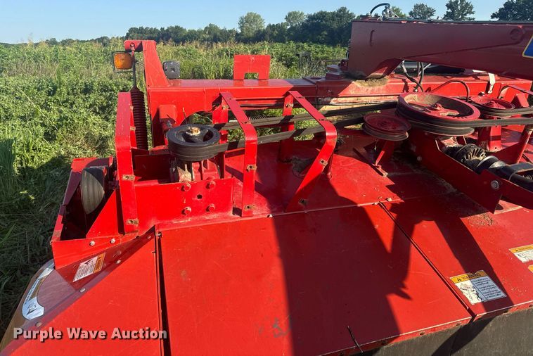 image for item EN4613 New Holland H7450/550 SWT swather / windrower