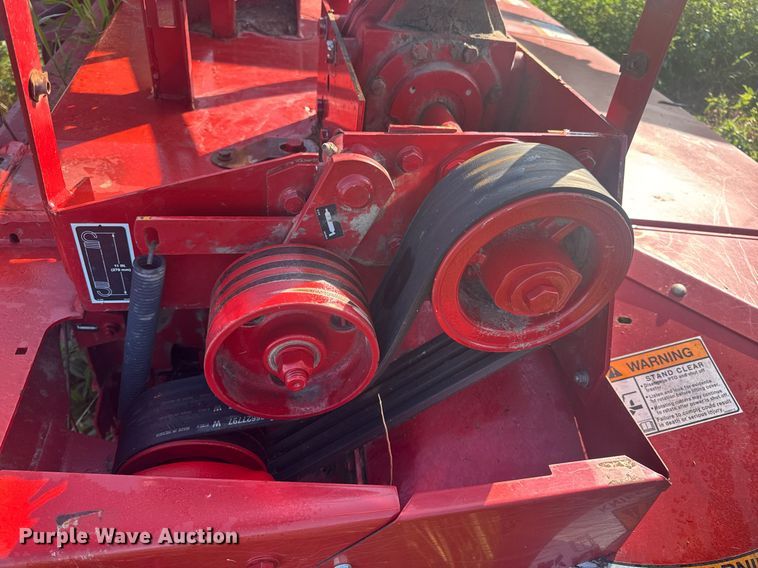 image for item EN4613 New Holland H7450/550 SWT swather / windrower