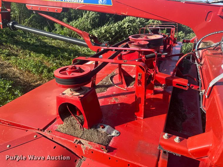 image for item EN4613 New Holland H7450/550 SWT swather / windrower