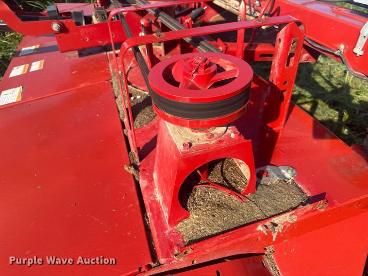 image for item EN4613 New Holland H7450/550 SWT swather / windrower