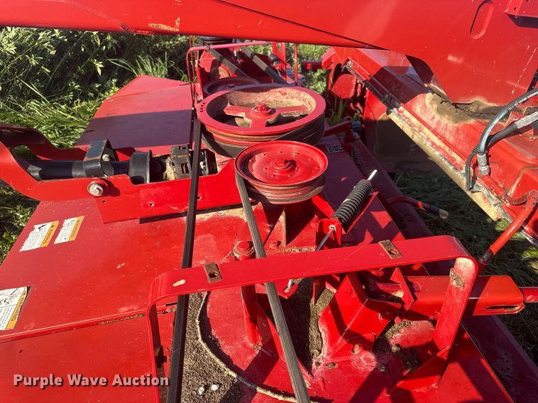 image for item EN4613 New Holland H7450/550 SWT swather / windrower