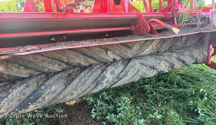 image for item EN4613 New Holland H7450/550 SWT swather / windrower