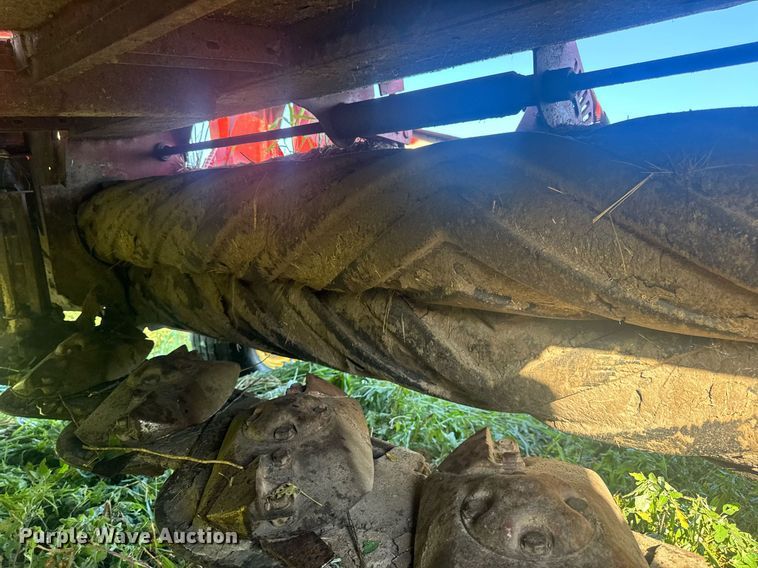 image for item EN4613 New Holland H7450/550 SWT swather / windrower