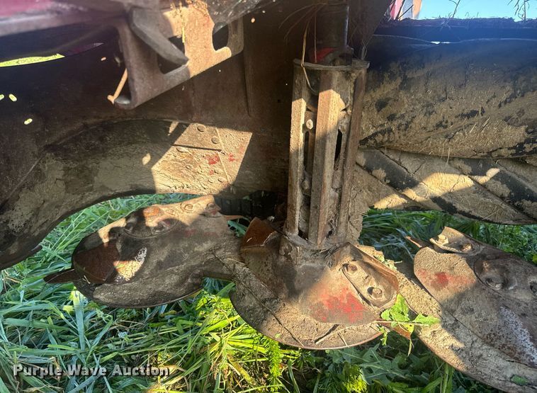 image for item EN4613 New Holland H7450/550 SWT swather / windrower