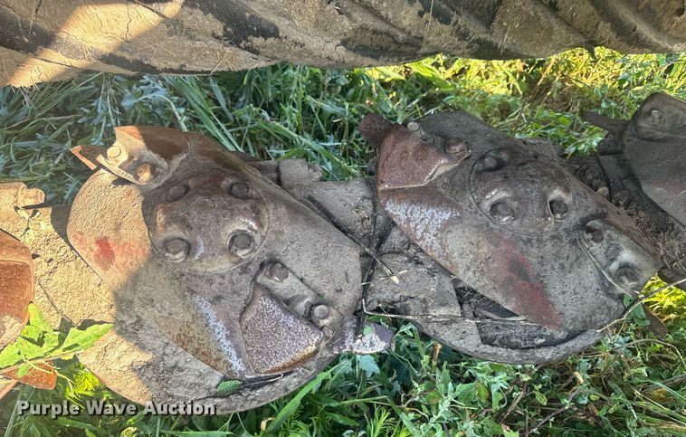 image for item EN4613 New Holland H7450/550 SWT swather / windrower