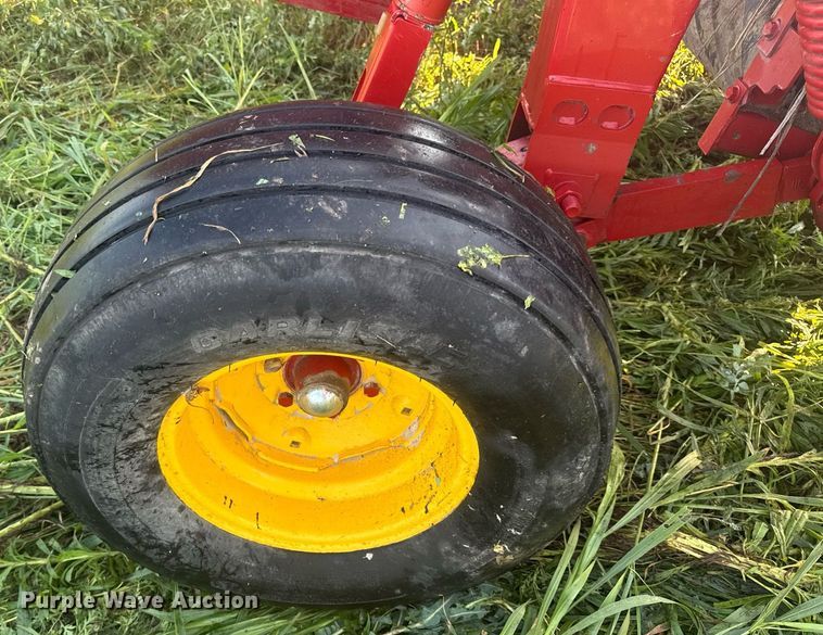 image for item EN4613 New Holland H7450/550 SWT swather / windrower