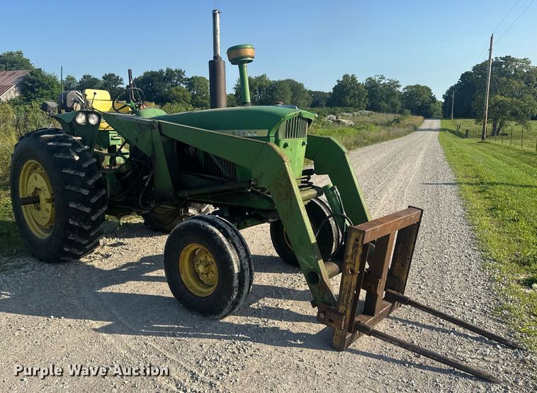 image for item EN4614 1967 John Deere 4020 tractor