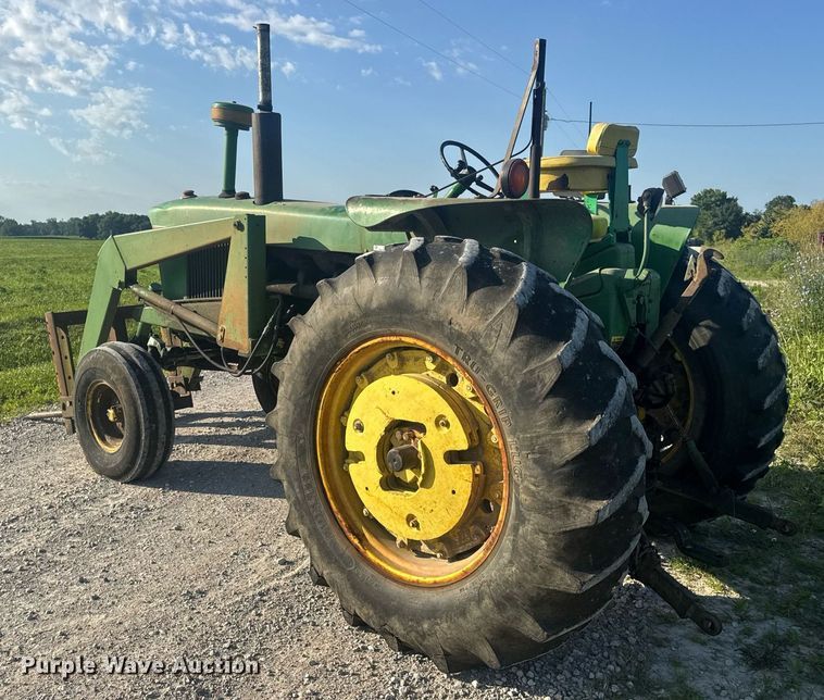 image for item EN4614 1967 John Deere 4020 tractor