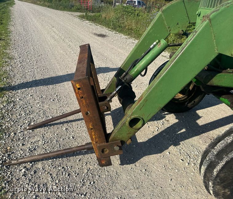 image for item EN4614 1967 John Deere 4020 tractor